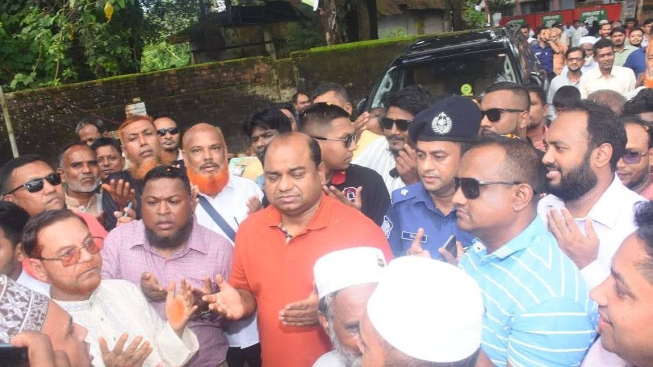 দোহাজারী-খাগরিয়া সড়ক রক্ষণাবেক্ষণ কাজের উদ্বোধন করলেন এমপি জসিম উদ্দীন আহমদ
