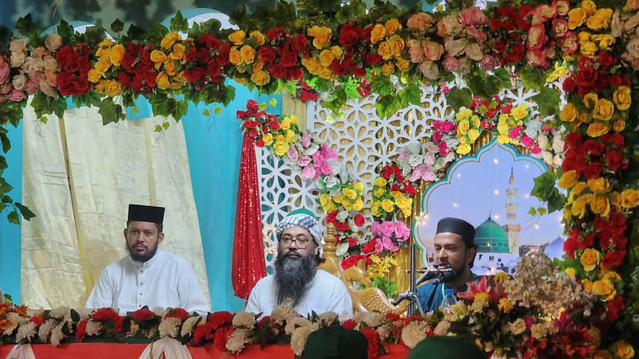 ওষখাইনীরি নূরীয়া বিষু দরবার শরীফে ৪ দিনব্যাপী যিকরে মিলাদুন্নাবী (সা.) সেমিনার সম্পন্ন