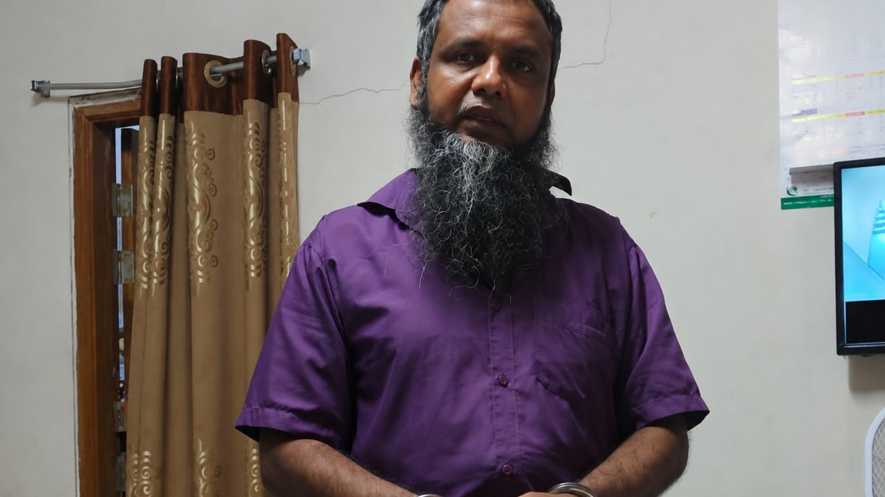 শরীয়তপুরে বিদেশি রিভলবার, কার্তুজ ও পাসপোর্ট উদ্ধার, আটক ১