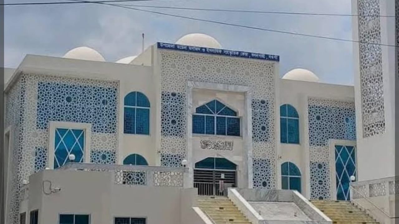 সরকারি অর্থ উত্তোলনের চেষ্টায় মোয়াজ্জেম, ইউএনওর স্বাক্ষর জাল!