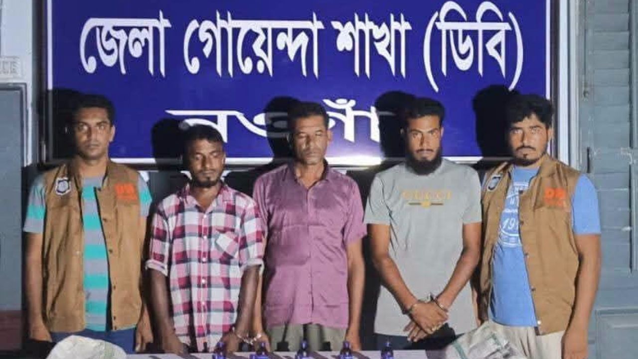 বদলগাছীতে ডিবির অভিযানে তিনজন আটক