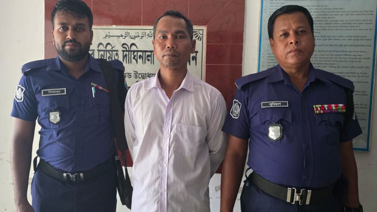 দীঘিনালায় পৃথক অভিযানে পরোয়ানাভুক্ত দুই আসামি গ্রেপ্তার