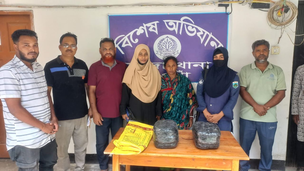 মান্দায় ৬ কেজি গাঁজাসহ নারী মাদক ব্যবসায়ী গ্রেপ্তার, স্বামী পলাতক