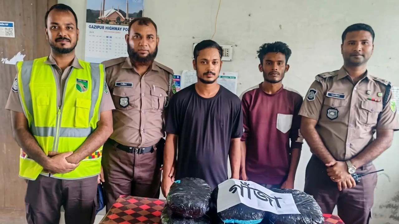 সোনারগাঁয়ে ৯ কেজি গাঁজাসহ লাল সবুজ গাড়ীর চালক ও হেলপার গ্রেপ্তার