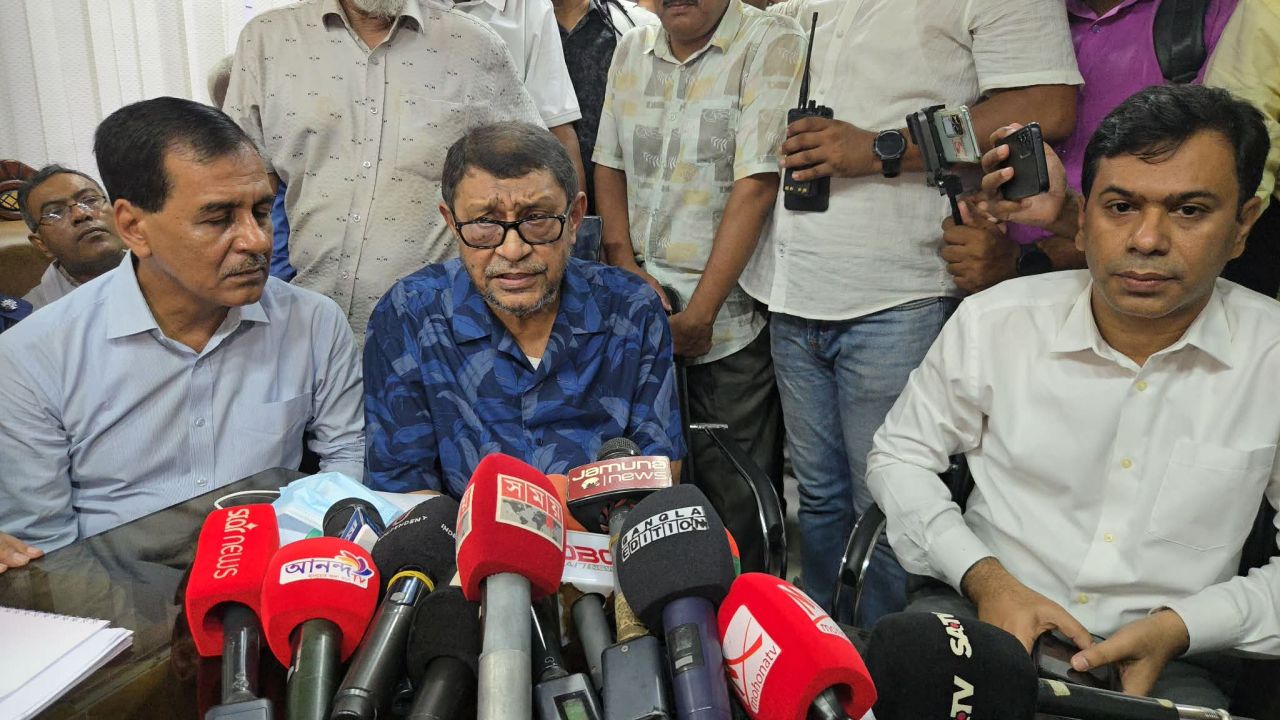 নওগাঁয় চিকিৎসাসেবায় আসছে বড় পরিবর্তন, স্বাস্থ্যমন্ত্রী