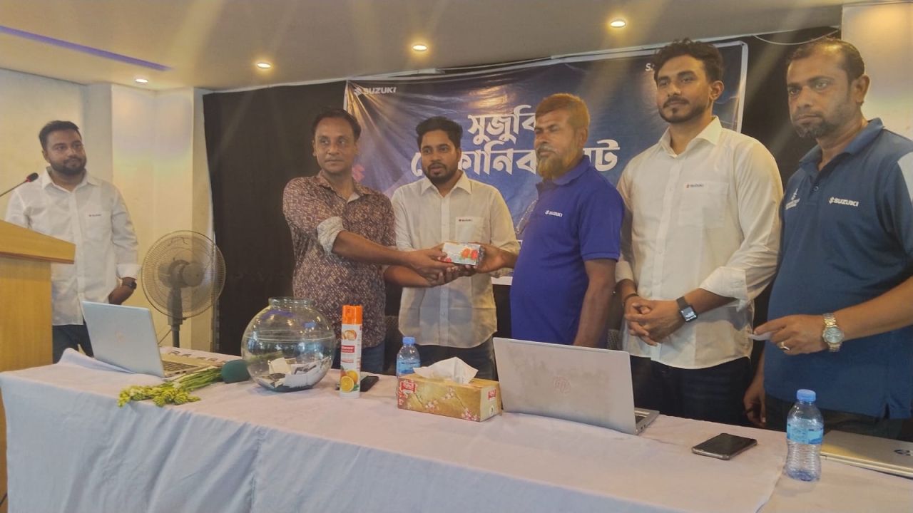 আলমডাঙ্গায় সুজুকি মেকানিক মিট অনুষ্ঠিত আগে শোডাউন, পরে সেমিনার