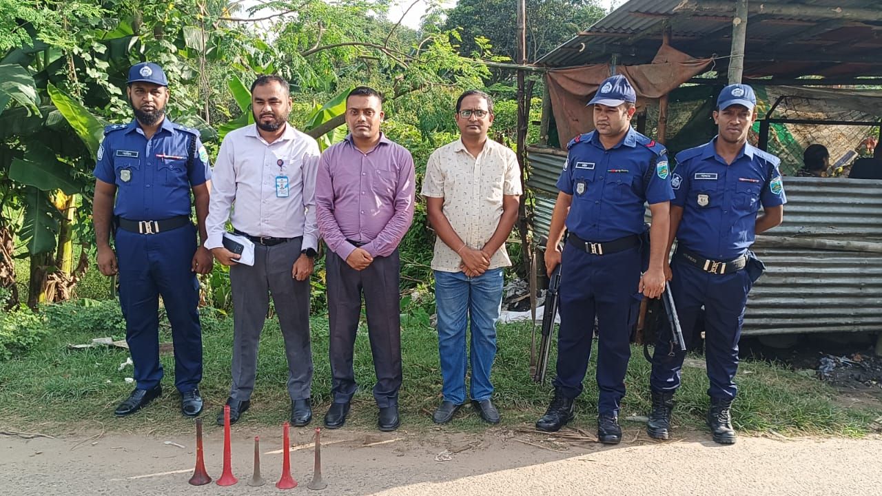 নওগাঁয় শব্দদূষণের বিরুদ্ধে মোবাইল কোর্ট, তিন পরিবহন চালককে জরিমানা