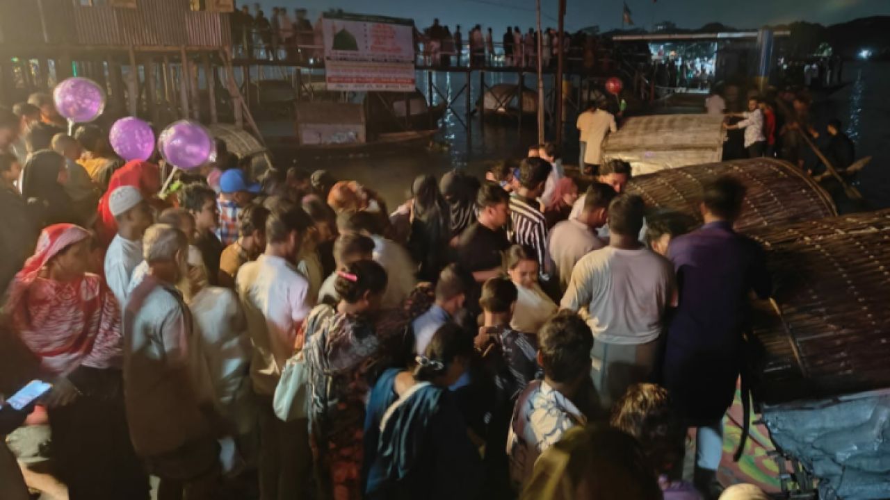 নবীগঞ্জ মেলায় জনদুর্ভোগ, নিরাপত্তা ও নৌযানে অতিরিক্ত যাত্রী নিয়ে ক্ষোভ