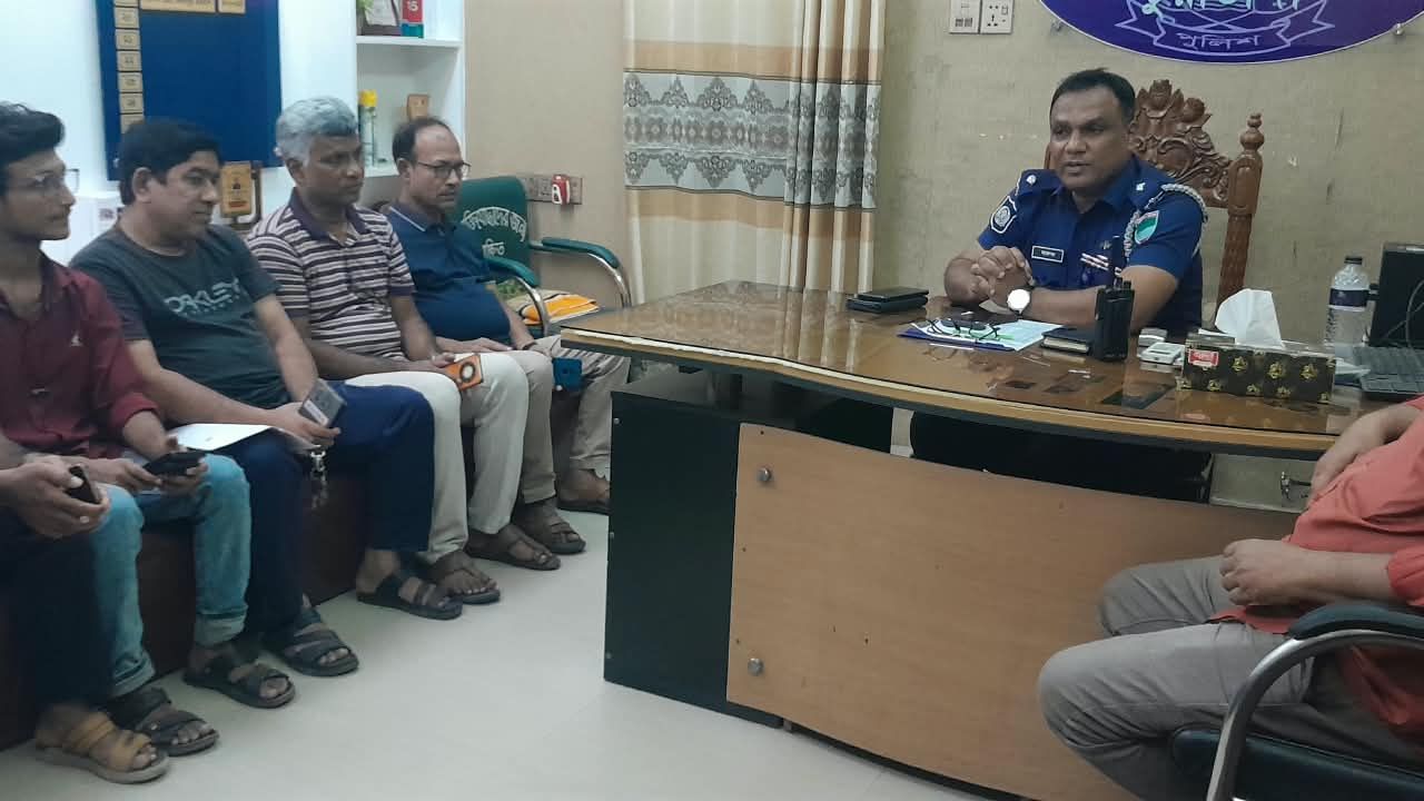 চুয়াডাঙ্গায় সাংবাদিকদের সঙ্গে নবাগত ওসির মতবিনিময়