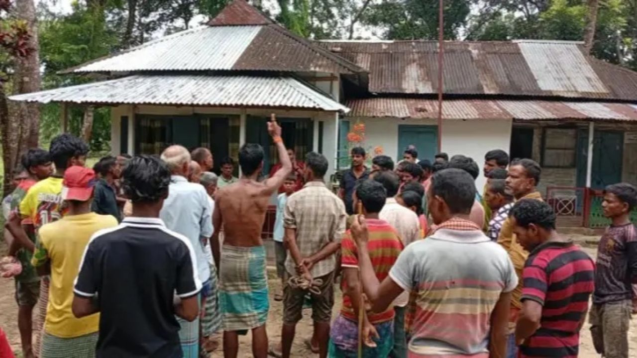 মৃত চা শ্রমিককের পিএফ'র টাকা আত্মসাতের অভিযোগে বিক্ষোভ 
