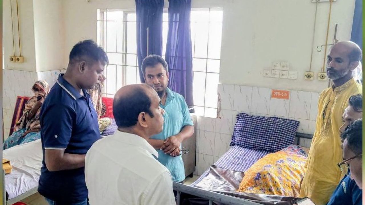 বগুড়ায় প্রতিমন্ত্রীর গাড়ির ধাক্কায় আহত বৃদ্ধার মৃত্যু তিনজনই হাসপাতালে