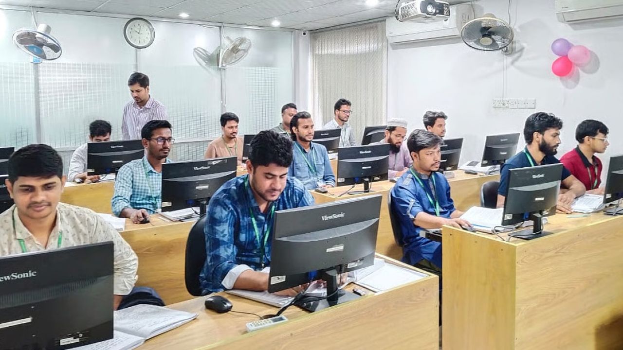 ফ্রিতে ২ লাখ টাকার আইটি প্রশিক্ষণ, কোর্স শেষে চাকরির সুযোগ