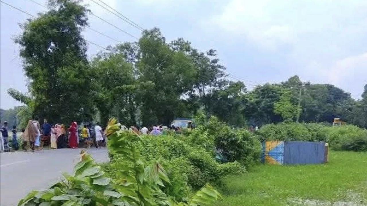 গাজীপুরে কাভার্ডভ্যান ও সিএনজি মুখোমুখি সংঘর্ষে ৩ জন নিহত, আহত ৩