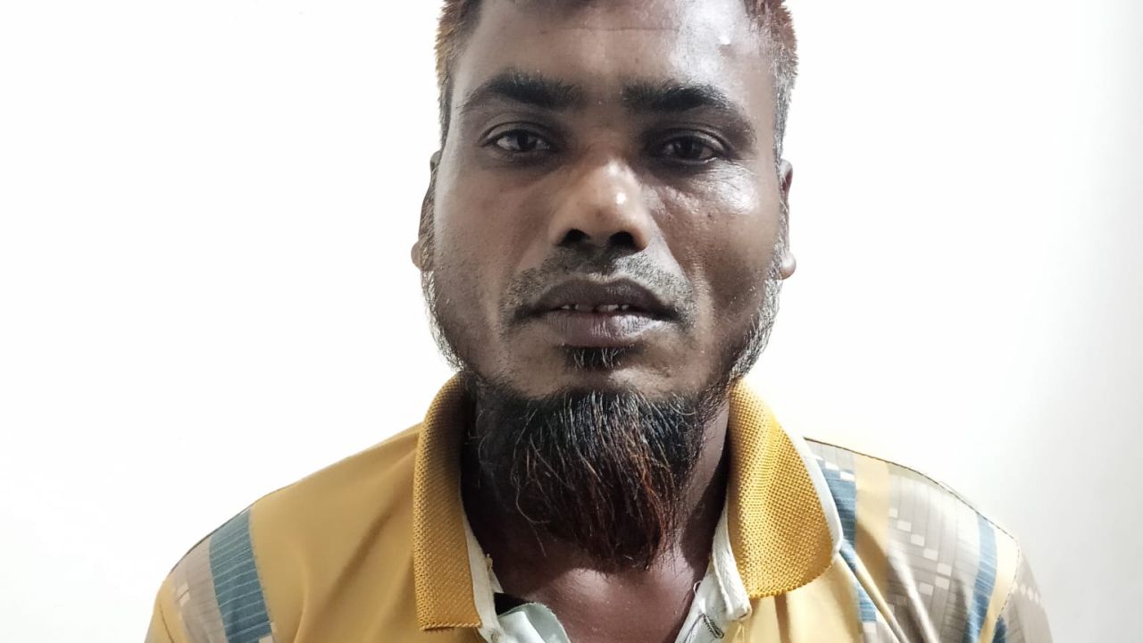 নবাবগঞ্জে বিয়ের প্রলোভনে গৃহবধূকে ঢাকায় নিয়ে শারীরিক সম্পর্কের অভিযোগ : মামলা দায়েরের পর দুলাভাই গ্রেফতার