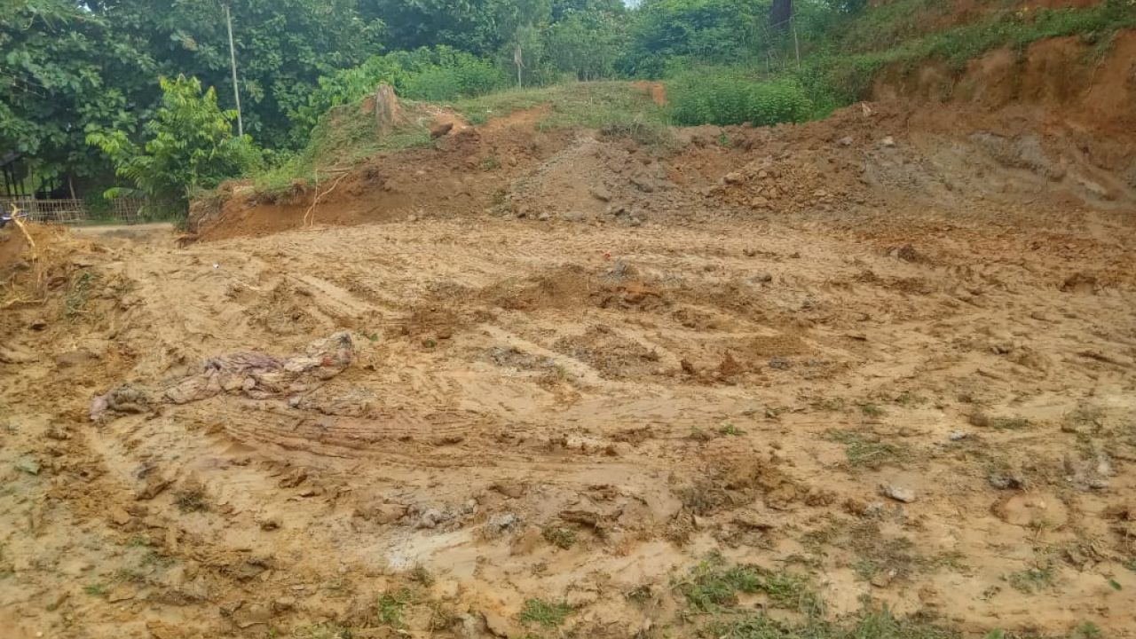 দীঘিনালায় রাতের আঁধারে পাহাড় কাটার অভিযোগ, হুমকিতে পরিবেশ ও জীববৈচিত্র্য