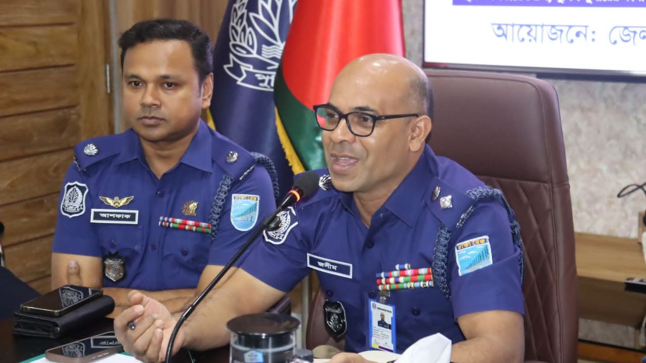 গাজীপুরে সাংবাদিকদের সঙ্গে নবাগত পুলিশ সুপারের পরিচিতি ও মতবিনিময় সভা