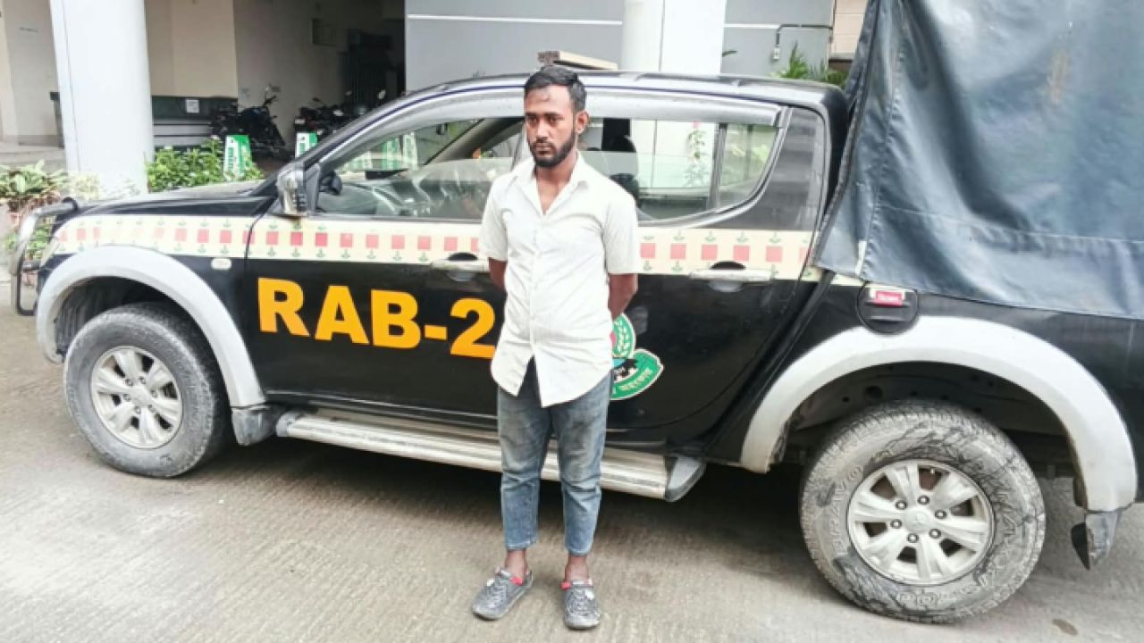বন্দরে টুটু হত্যা মামলার এজাহারভুক্ত আসামি র‍্যাবের হাতে গ্রেপ্তার
