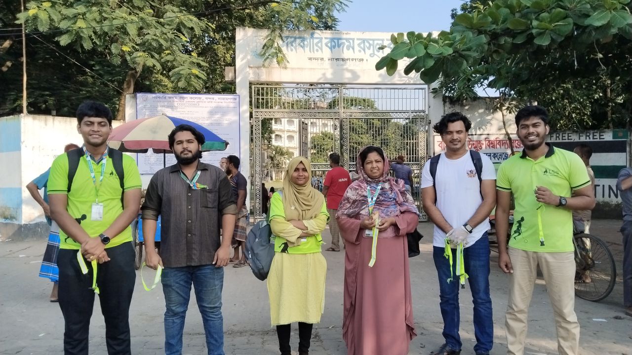 বন্দরে প্রাণীদের সুরক্ষায় লাল সবুজ সোসাইটির সচেতনতামূলক কার্যক্রম