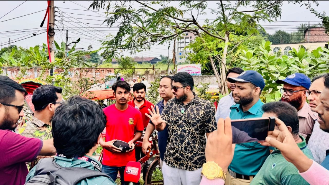 ডেমরা-যাত্রাবাড়ী এলিভেটেড এক্সপ্রেসওয়েতে শৃঙ্খলা ফেরাতে ট্রাফিক সচেতনতামূলক পথসভা