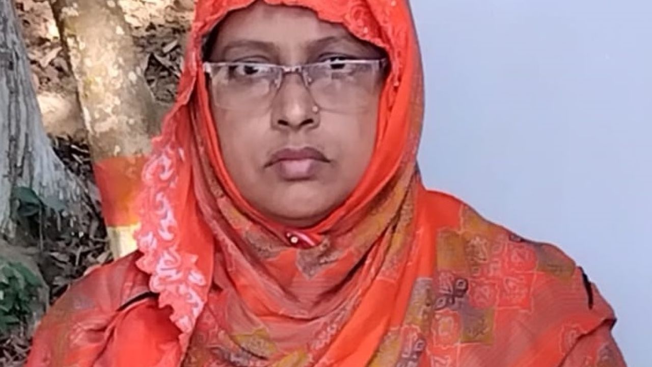 সাপাহারে উপজেলা খাদ্য নিয়ন্ত্রকের বিরুদ্ধে নিয়মিত দেরিতে অফিসে আসার অভিযোগ, শোকজ